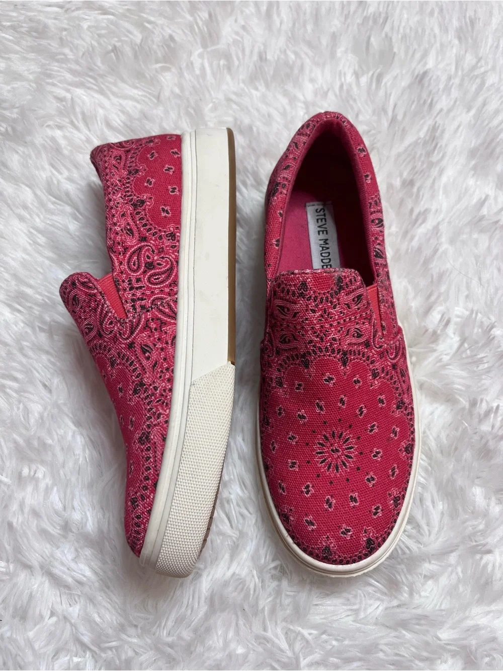 Steve Madden Red Bandana-Print Slip-On Shoes